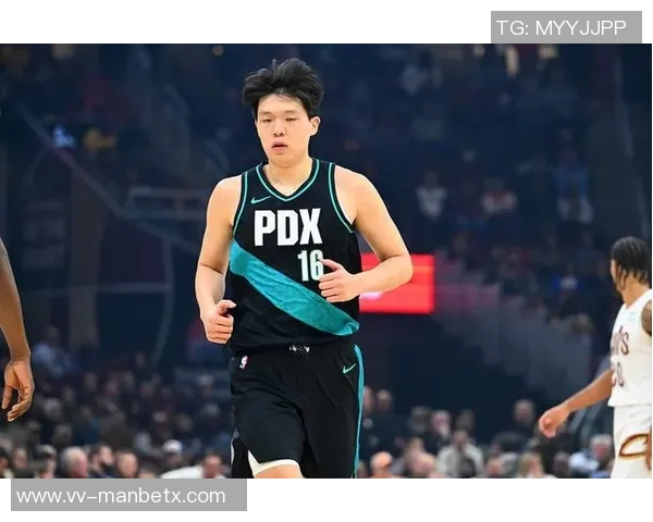 开拓者媒体人点评魔术杨瀚森表现8分钟内2次失误需加强控制