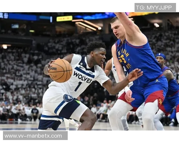 森林狼新赛季备战热情高涨爱德华兹迪文里德训练照展笑颜