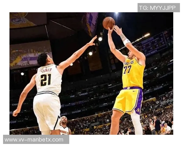 湖人险胜比赛趣味十足堪比喜剧节目直接晋级水平